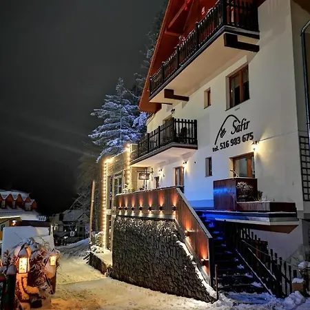 Safir Przy Samym Wyciagu Bed & Breakfast 3*